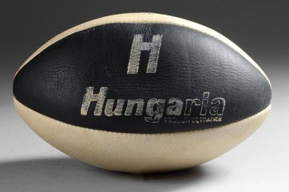 null Ballon Hungaria. Bicolore. Vers 1960. Longueur 30 cm