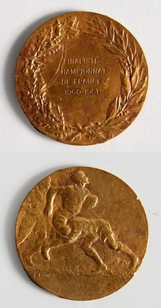 null Médaille de finaliste du Championnat de France 1960-1961 entre l'AS Béziers...