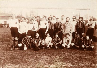 null Photo originale. «Equipe de Football» fin XIXEME siècle. Par Charles Chambon...