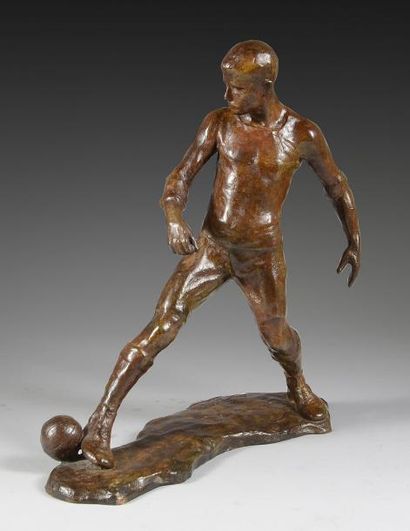 null Sculpture en bronze «Footballeur». Signée Gustave Pickery (1862-1921). Hauteur...
