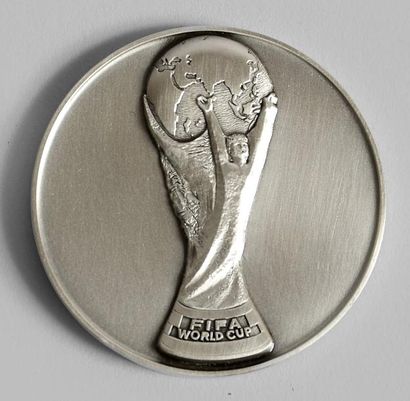 null Médaille de participant à la Coupe du Monde 1990 en Italie. Diamètre 50 mm....
