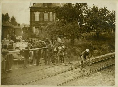 null Lot de 10 photos originales de presse du Tour de France 1933 avec Archambaud,...