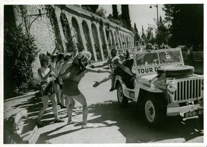 null Lot de 25 photos originales de presse du Tour de France 1953. Étape après étape...