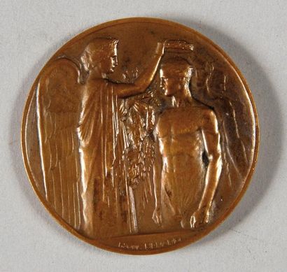 1924. Paris Médaille de participant des VIIIe Olympiades. Par Raoul Benard. En bronze....