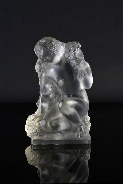 LALIQUE FRANCE Printemps
Sujet en cristal moulé et pressé représentant une jeune...