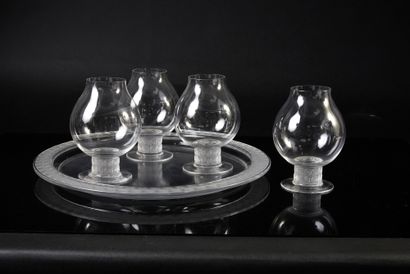RENE LALIQUE (1860-1945) Service de quatre verres dégustation fine et son plateau,...