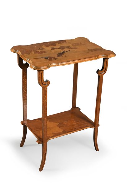 Emile GALLE (1848-1904) Table aux chardonnerets, décor en marqueterie, reposant sur...