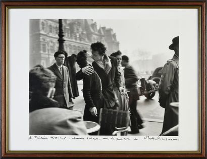 DOISNEAU Robert (1912-1994) Le baiser de l'hôtel de ville, 1950, Paris.
Photographie...