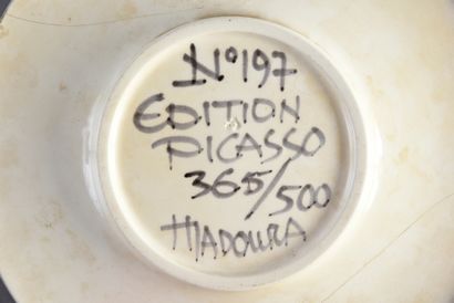 Pablo PICASSO (1881-1973) - MADOURA Visage N° 197, 1963. A.R 494
Assiette en céramique...