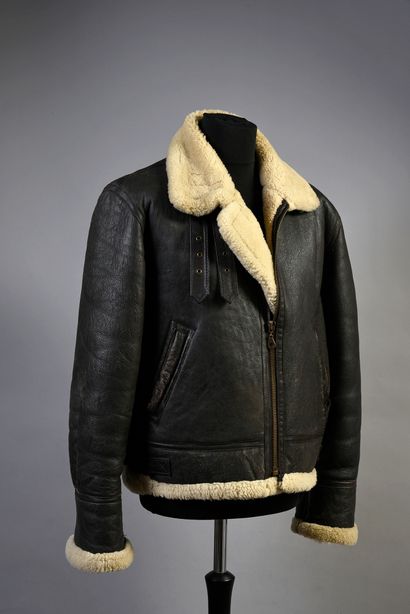 null JOHNNY HALLYDAY: 1 brown leather pilot jacket, lined with sheepskin, from the...