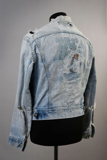 null JOHNNY HALLYDAY : 1 blue jean jacket with inscription on the back " BSA + drawing...
