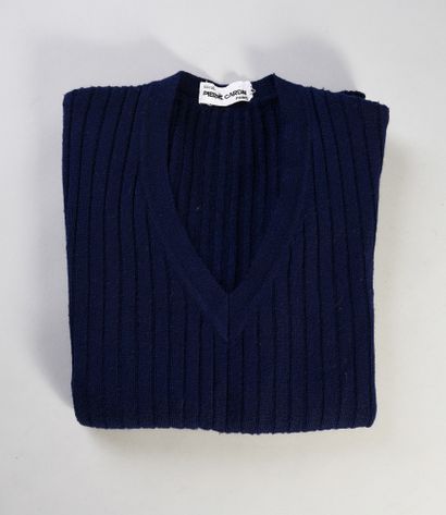 null CLAUDE FRANCOIS : 1 pull en laine bleue marine, motifs à côtes, de marque Pierre...