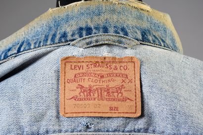 null JOHNNY HALLYDAY: 1 LEVIS jacket, in faded blue jeans, bought and worn by the...