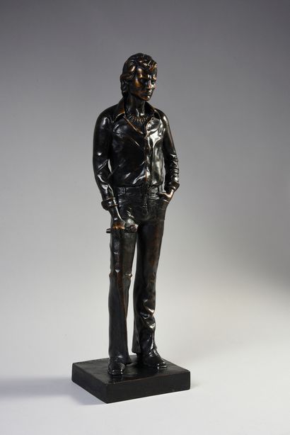 null JOHNNY HALLYDAY (1943/2017) : Chanteur et acteur. 1 statue en bronze de Johnny...