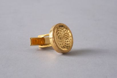 null FRANCOIS CLAUDE (1939/1978) : Author, composer, performer. 1 cufflink, (gold...