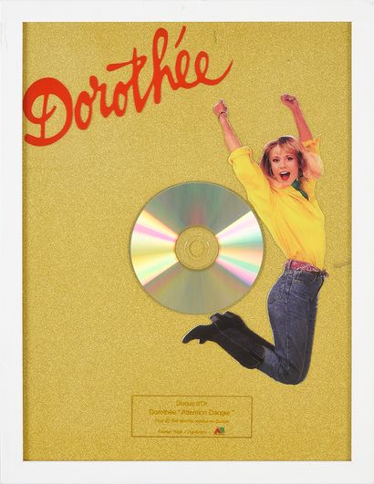 DOROTHEE (1953) : Chanteuse et actrice. 1 gold record for the album " Attention danger...