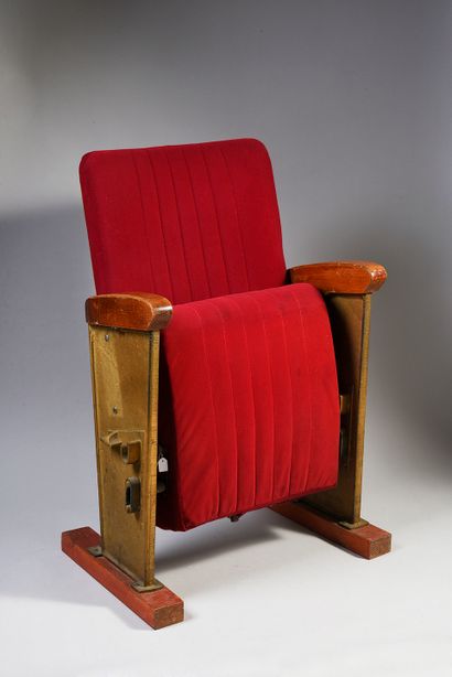 OLYMPIA : 1 fauteuil original de l'Olympia avant sa réfection en 1979 et sa reconstruction...