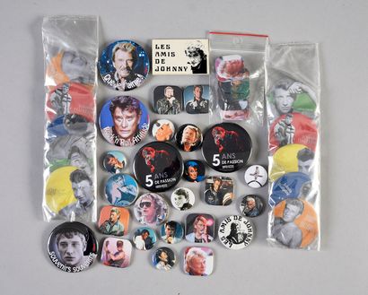 JOHNNY HALLYDAY (1943/2017) : 1 lot of 40 badges of Johnny Hallyday. From the 70's...