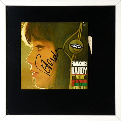 FRANCOISE HARDY (1944) : Chanteuse et actrice. 
1 original 45 rpm vinyl record of...