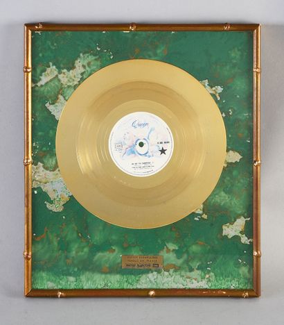 QUEEN : 1 gold record for the single " We are the champion ", for 500.000 copies...