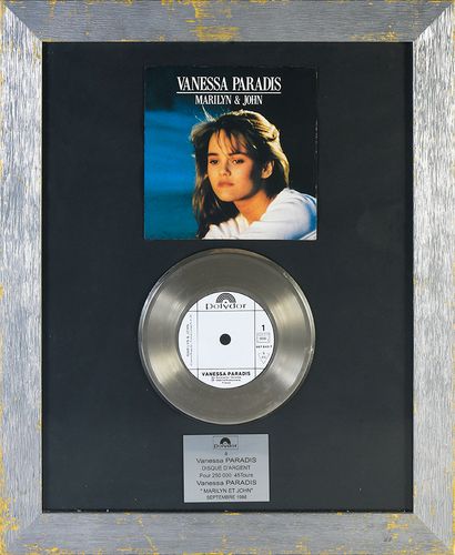 VANESSA PARADIS : (1972) Chanteuse et actrice. 1 silver record for the 45 rpm "Marilyn...
