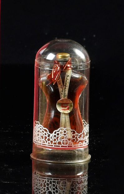 Schiaparelli "Shocking" - (1937)
Rare bottle first size model "bust of dressmaker"...