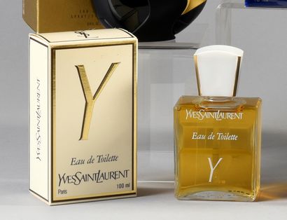 YVES SAINT LAURENT "Y" - (1964)
Presented in its titled cardboard case, bottle containing...