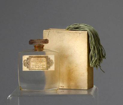 Coty "L'Origan" - (1905)
Presented in its cardboard box (faded) with passementerie,...