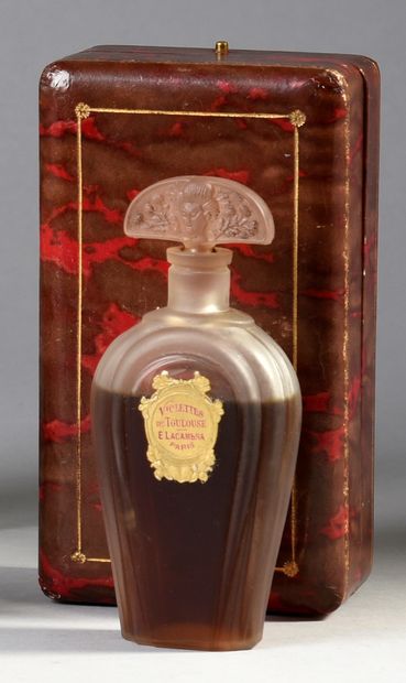 E.LACAMBRA "Violettes de Toulouse" - (1920's)
Presented in its jeweller's box, a...