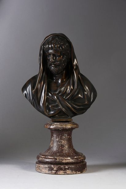 Ecole Française vers 1700. Bust of a bearded man in the antique style
Bronze with...
