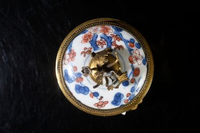 null Porcelain pot-pourri of China of the XVIIIth century with Imari decoration it...