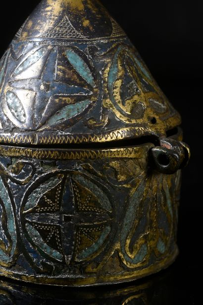 null Champlevé copper pyxis, enameled and gilded, turquoise and blue enamels, decorated...