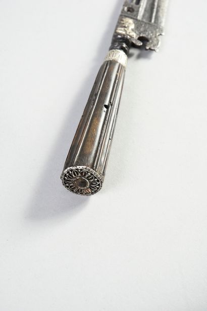 null Stylus with horn handle and wrought iron blade, silvered ring and profile on...