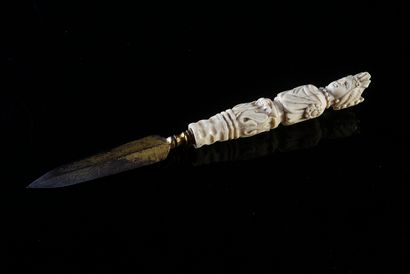 null Point with engraved and gilded steel blade and ivory handle carved with a bust...