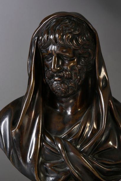 Ecole Française vers 1700. Bust of a bearded man in the antique style
Bronze with...