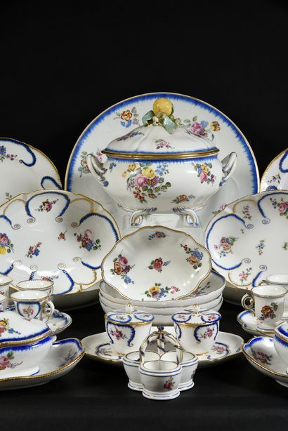 null Partie composite de service de table en porcelaine de Sèvres du XVIIIe siècle...