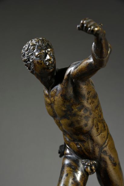 null Gladiateur Borghèse en bronze patiné.
Première moitié du XVIIe siècle.
H. :...