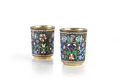 null PAIR OF SMALL VODKA GLASSES IN VERMEIL.
SEMENOVA, Moscow, 1899-1908. Of flared...