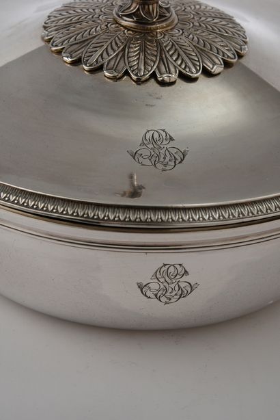 null SILVER COVERED VEGETABLE DISH.
Huguet, PARIS, 1800-1809. Of round shape, decorated...