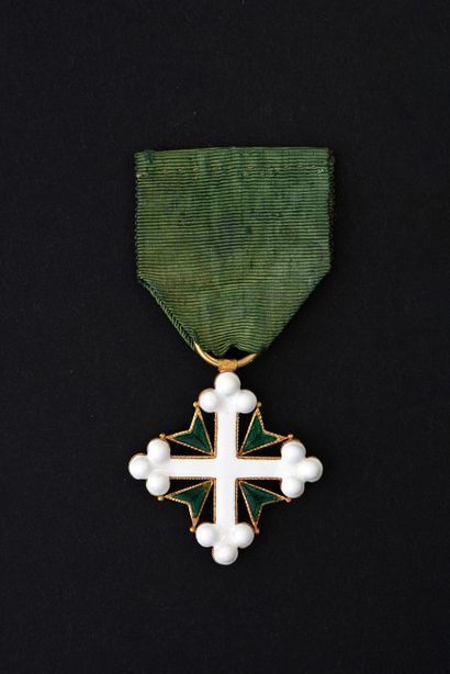  ORDRE DE SAINT-MAURICE ET SAINT-LAZARE (Italie). Croix de chevalier, en or et émail,...