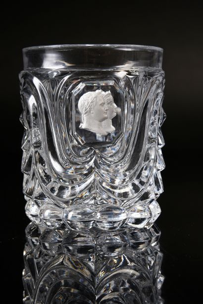 null RIGHT GOBELET.
In molded and cut crystal, decorated with a crystalloceram in...