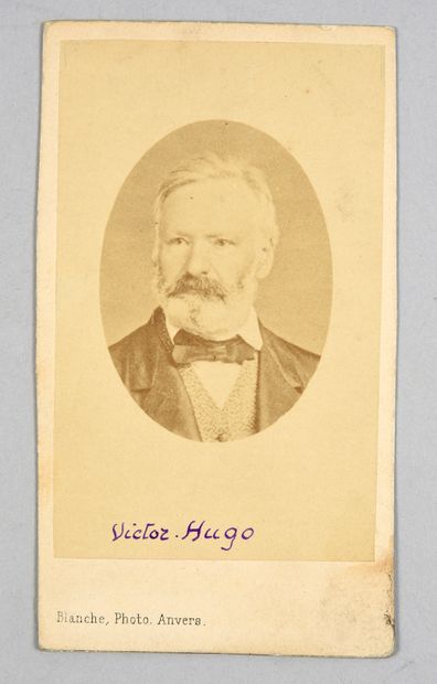 HUGO Victor (1802-1885). Portrait photographique...
