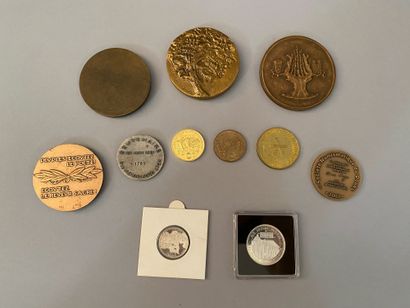 null COMMEMORATIVE MEDALS.
Nice set of 11 medals and coins in bronze, silver and...