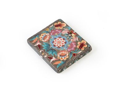 null SMALL VERMEIL CIGARETTE CASE. Rectangular shape, decorated with floral motifs...