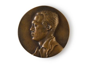 null CAMUS Albert (1913-1960).
Nice medal in gilt bronze, signed Paul BELMONDO (1898-1982),...