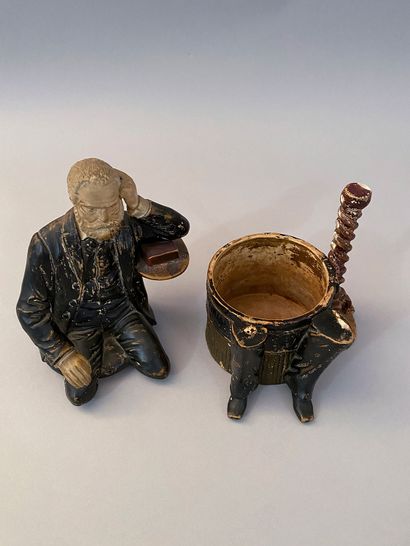 MANUFACTURE BERNARD BLOCH Pot à tabac à l'effigie de Victor Hugo (1802-1885).
En...