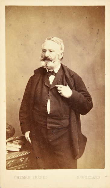 null HUGO Victor (1802-1885).
Portrait photographique signé Ghémar frères (1859-1894)...