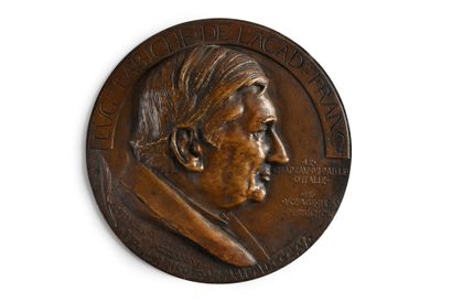 null LABICHE Eugène (1815-1888).
Médaillon uniface, en fonte de bronze à patine brune,...