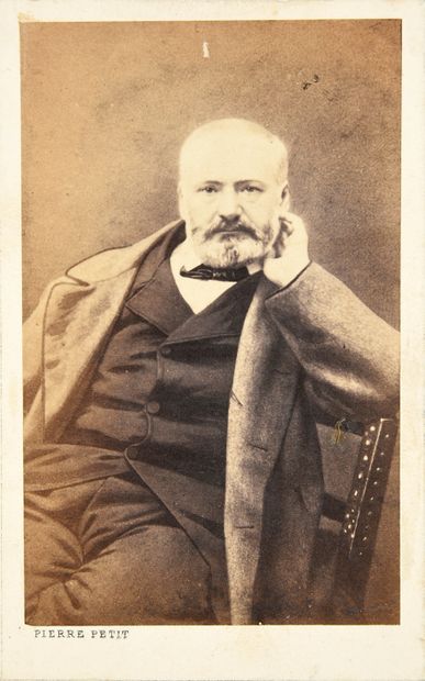 HUGO Victor (1802-1885). Portrait photographique...