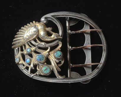 G. FOUQUET Une belle boucle de ceinture Art Nouveau en argent et vermeil, représentant...